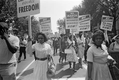 rosa parks arrest and the montgomery bus boycott