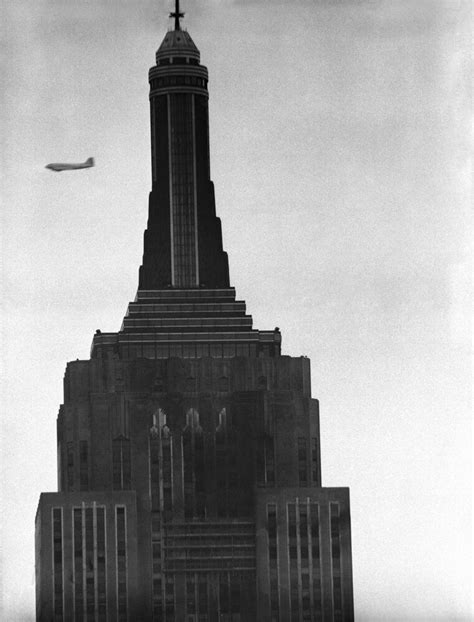 12 Fascinating Pictures From The Day A Plane Flew Into The Empire State Building Huffpost Uk