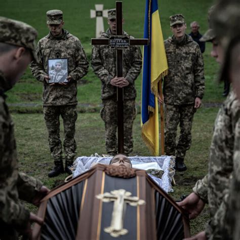 Death Toll In Ukraine Conflict Exceeds 2 200 U N Says The New York Times