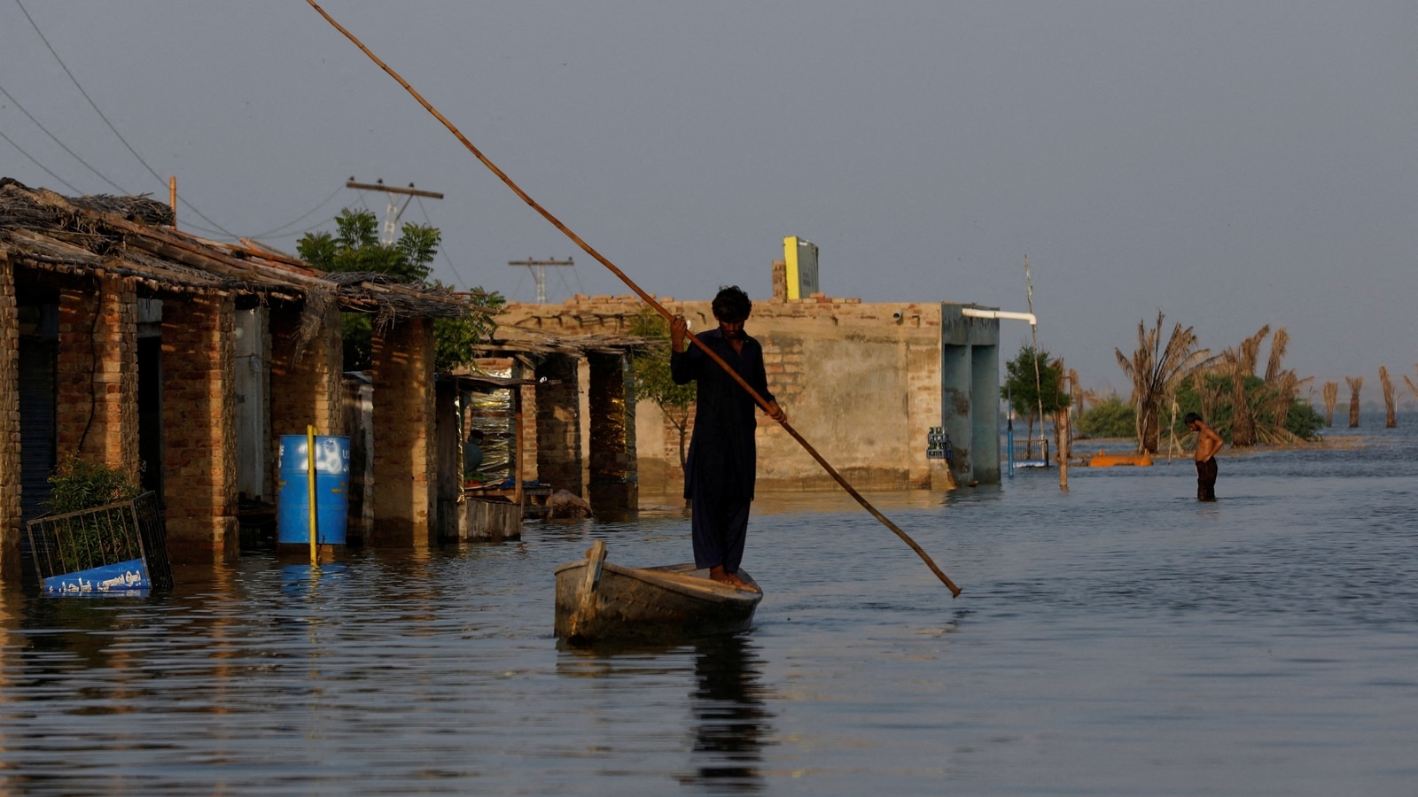 Devastating Floods In Pakistan Kill More Than A Thousand People The New York Times