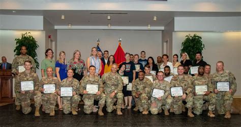 Fort Sill Recognizes Volunteers With Ceremony At Patriot Club Aug 25 2022 Article The