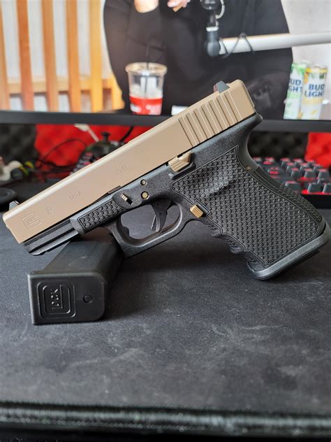 Glock 19 Gen 3 Added Magpul Magwell Color Matched Pins Extended Slide Release Extended