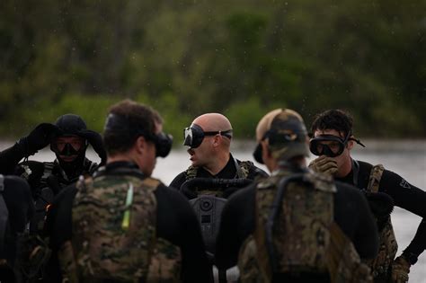 Green Berets Win Competition As Best Combat Divers Across Special Operations Article The