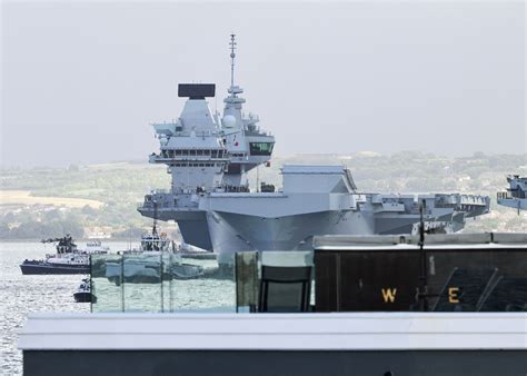 Hms Queen Elizabeth Departs U K To Sub For Damaged Hms Prince Of Wales In East Coast Tour