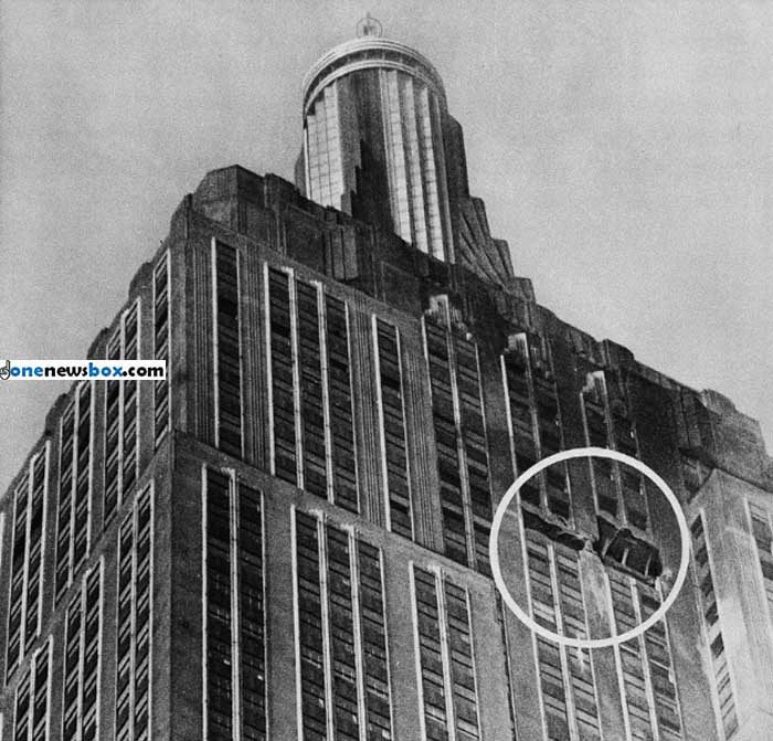 Photos On This Day July 28 1945 Plane Crashes Into The Empire State Building