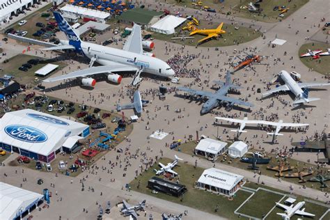 Photos The Big Air Show In Oshkosh Cnet