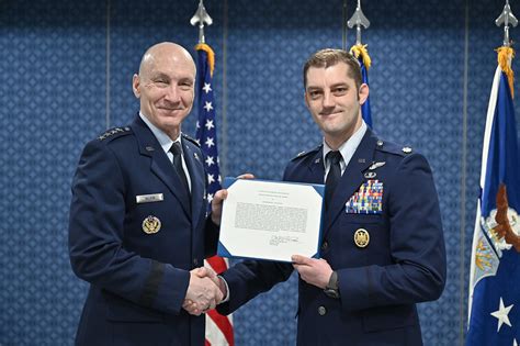 Pilot S Quick Thinking Proficiency Earn Kolligian Trophy Air Force Safety Center Article