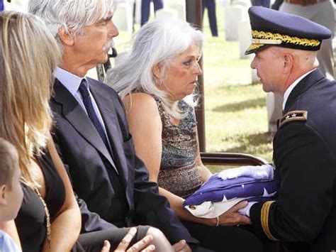 Sam Elliott Pays His Respects To True Hero Behind Amp 39 We Were Soldiers Amp 39