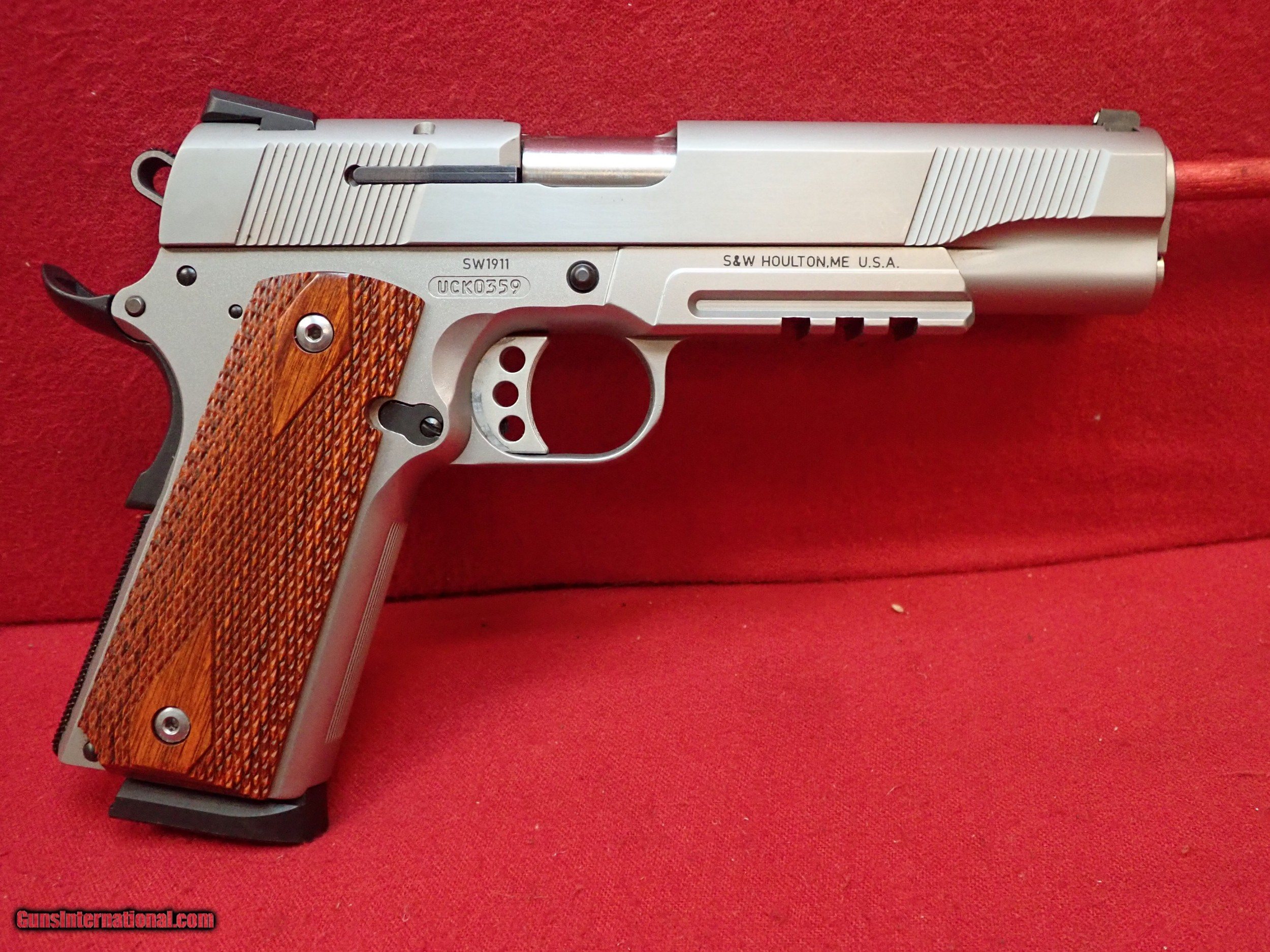 Smith Wesson Sw1911 45Acp 5 Barrel Stainless Steel 1911 Pistol With Two Mags Box