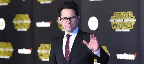 The Biggest Ways J J Abrams Screwed Up The Force Awakens