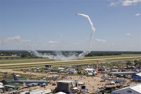 Two For One Dual Airventure Air Show Performances Promote Social Distancing Eaa