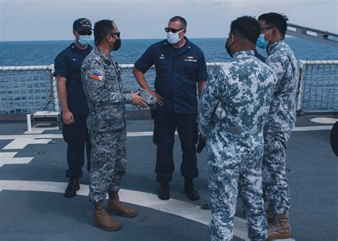 U S Coast Guard Concludes Training With Philippine Maritime Agencies Commander U S 7Th