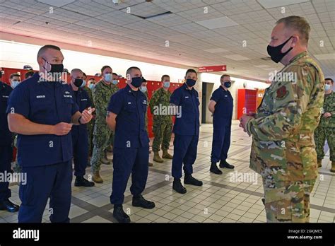 U S Coast Guard Reserve Members From Massachusetts And New York Deployed To The Queens Covid 19