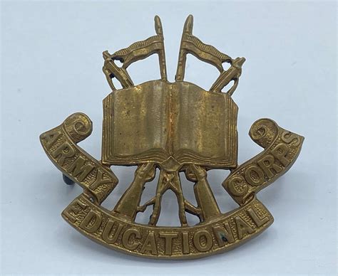 Ww2 British Army Educational Corps Brass Cap Badge In Corps Services Badges